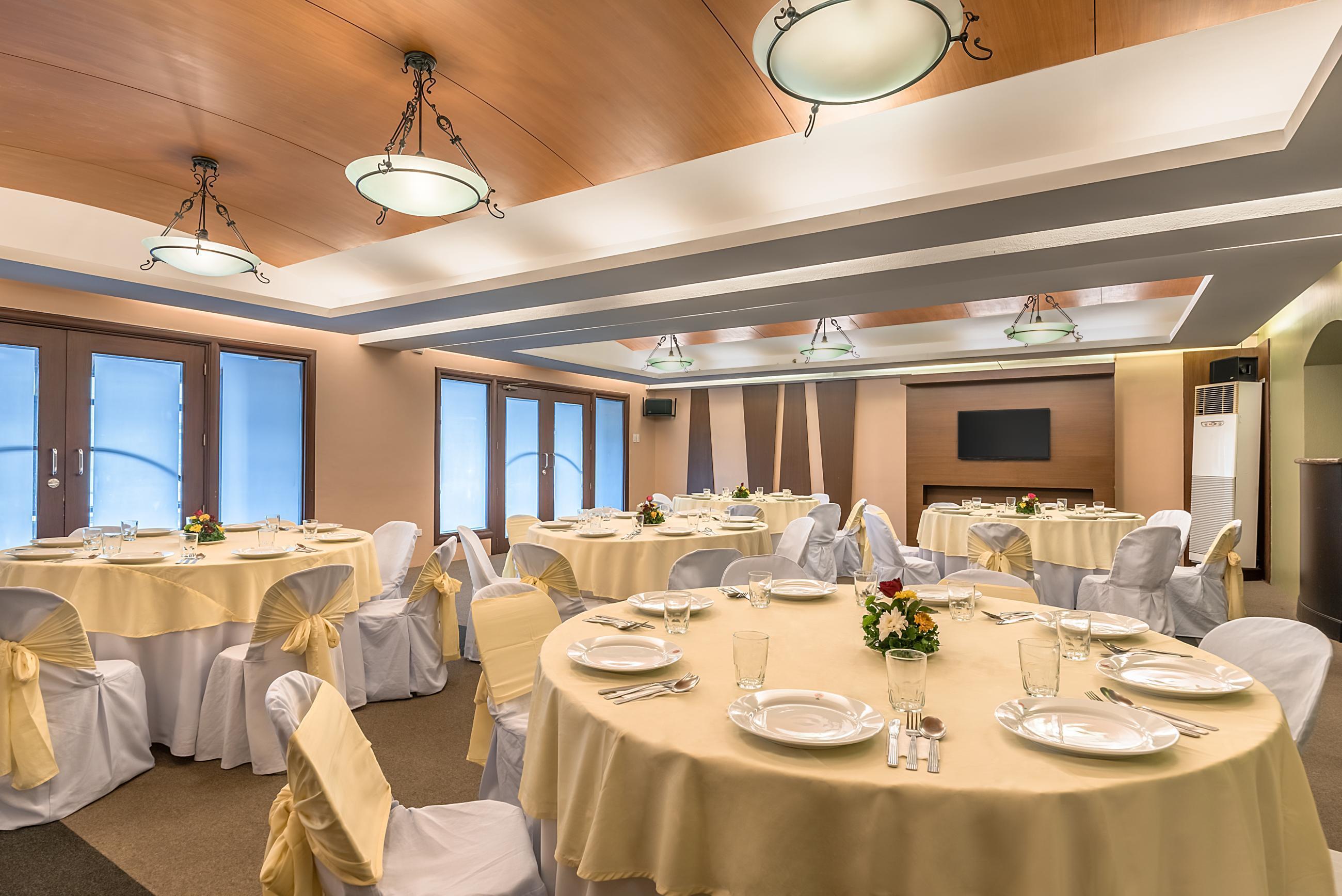 Tropicana Suites Manila Exteriör bild