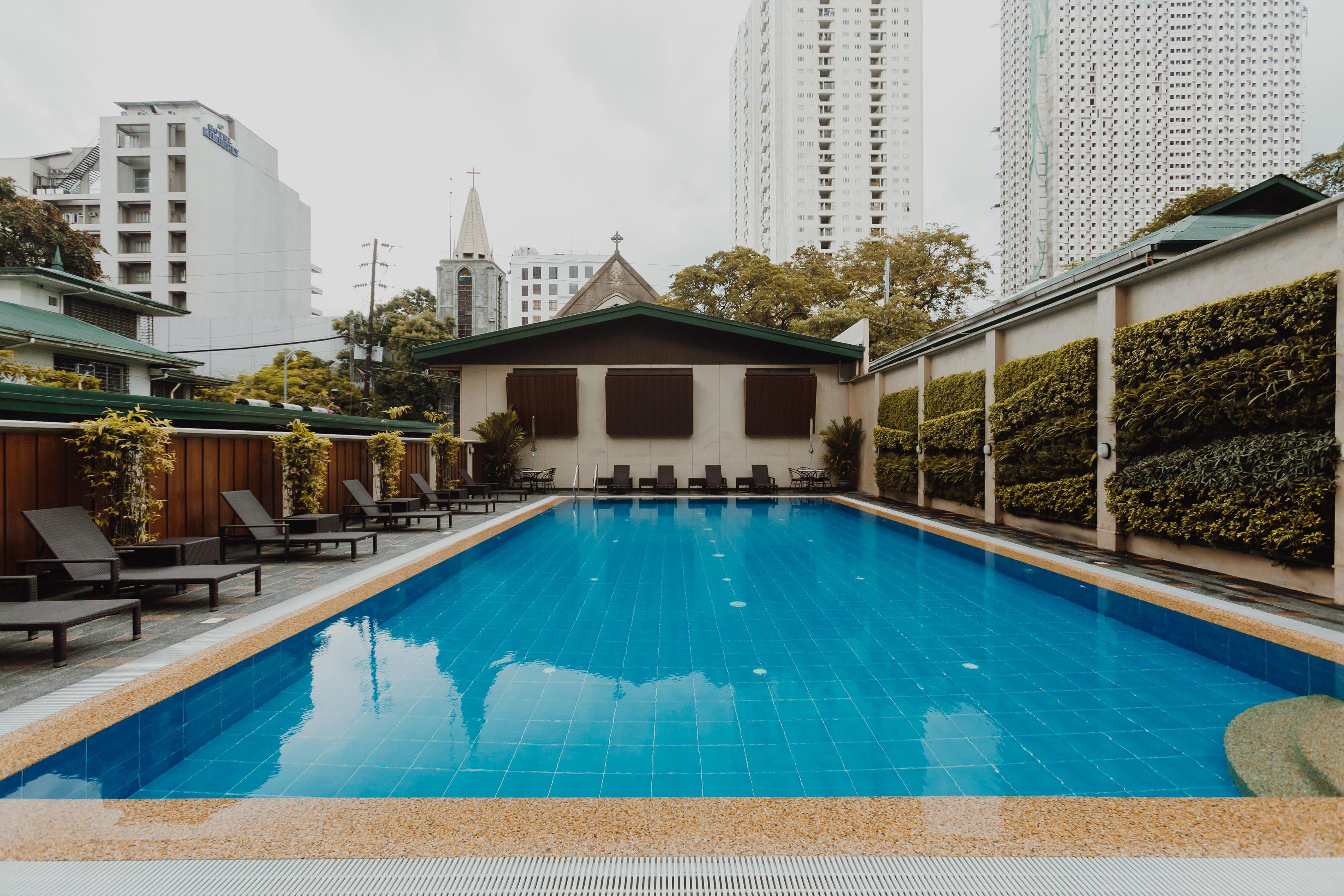 Tropicana Suites Manila Exteriör bild