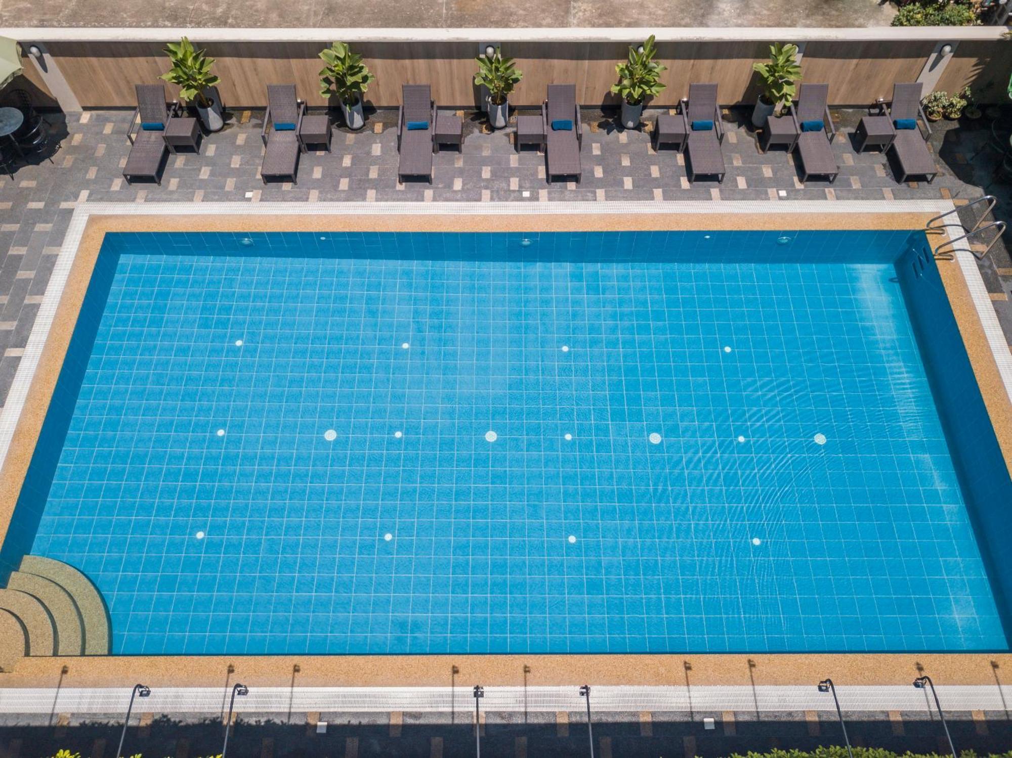Tropicana Suites Manila Exteriör bild