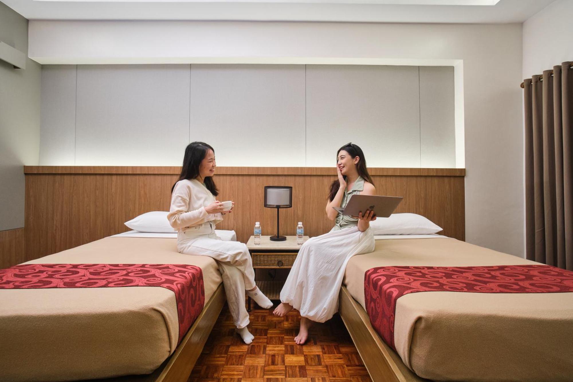 Tropicana Suites Manila Exteriör bild