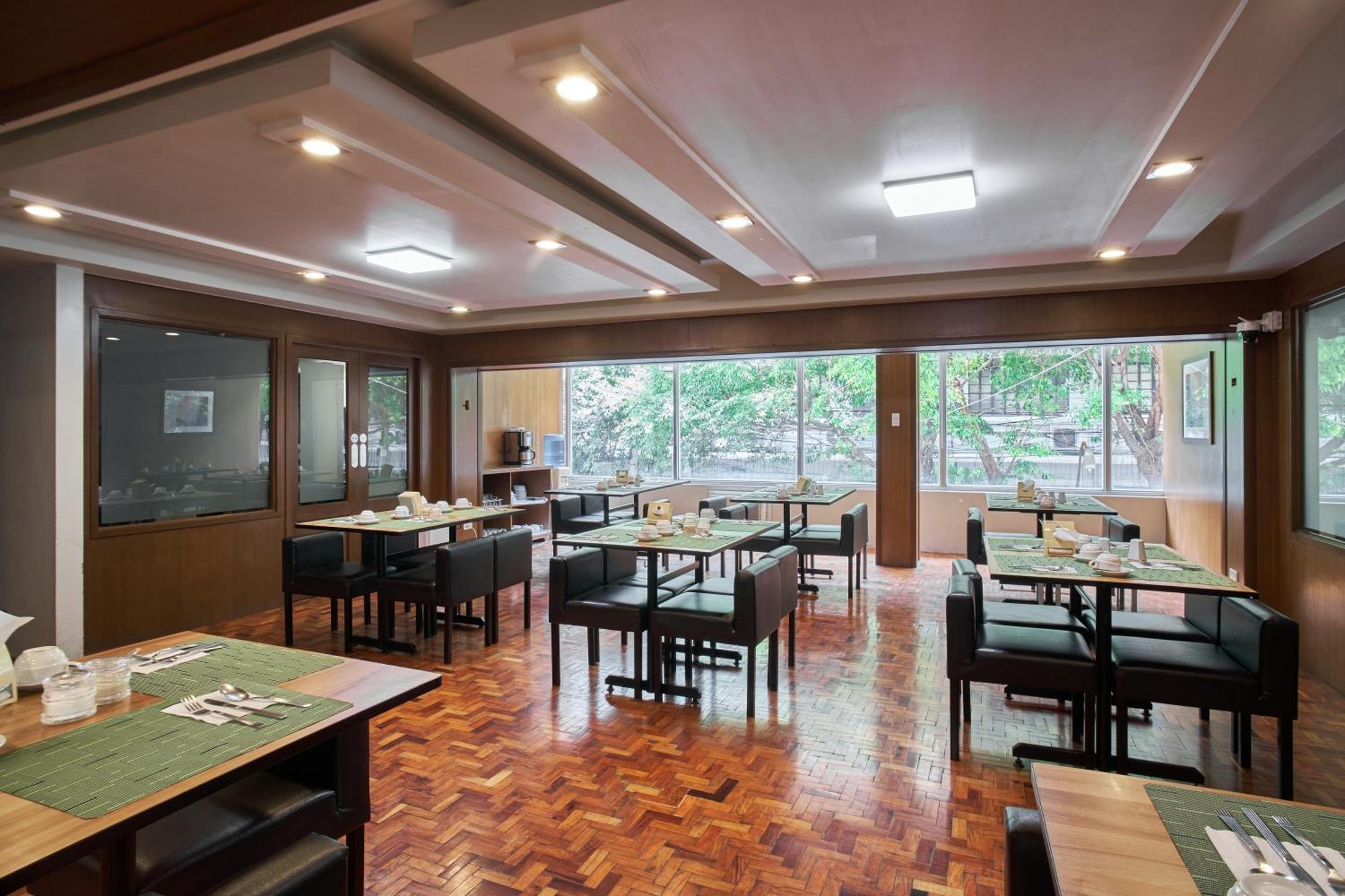 Tropicana Suites Manila Exteriör bild