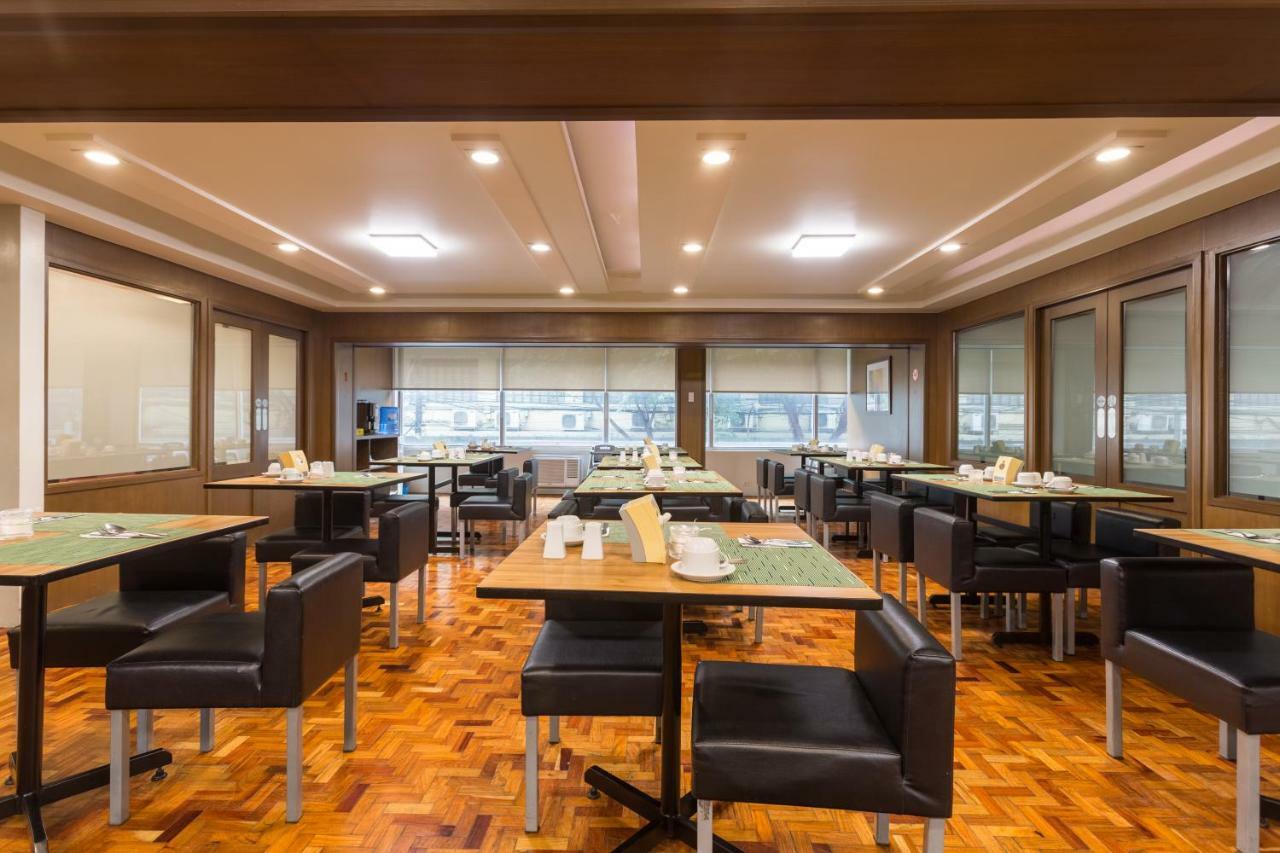 Tropicana Suites Manila Exteriör bild