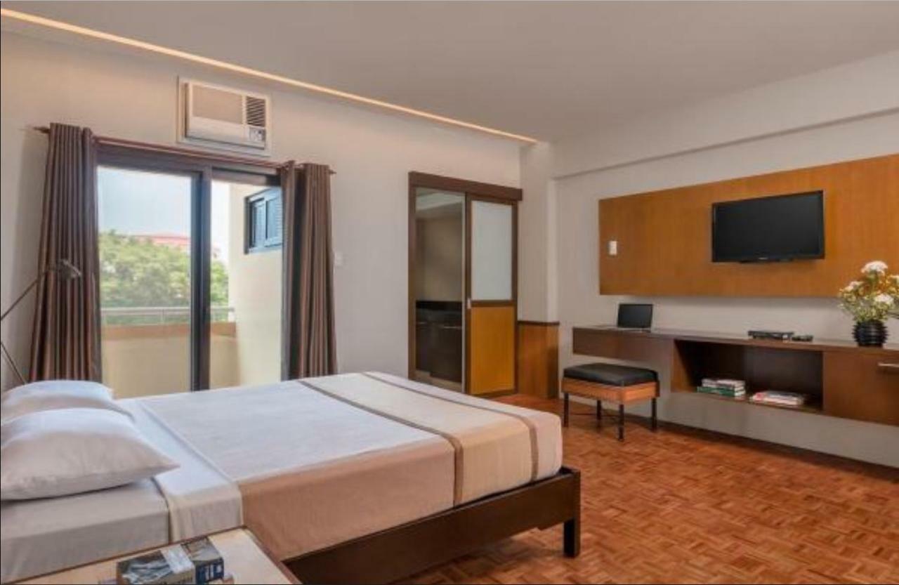 Tropicana Suites Manila Exteriör bild